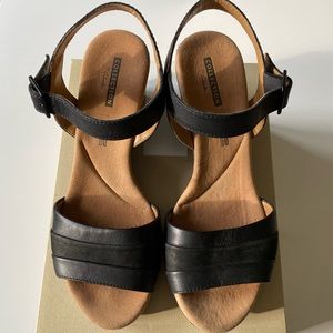 Clarks Lafley Aletha Black leather sandals